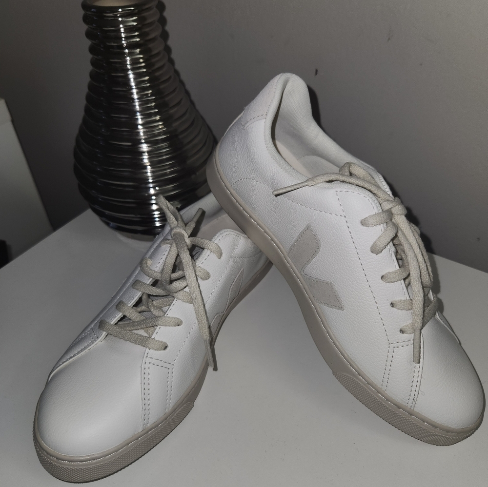 Veja Urca Sneaker - Picture 2 of 6